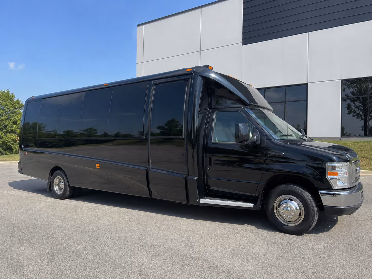 20 Passenger Party Bus Exterior
