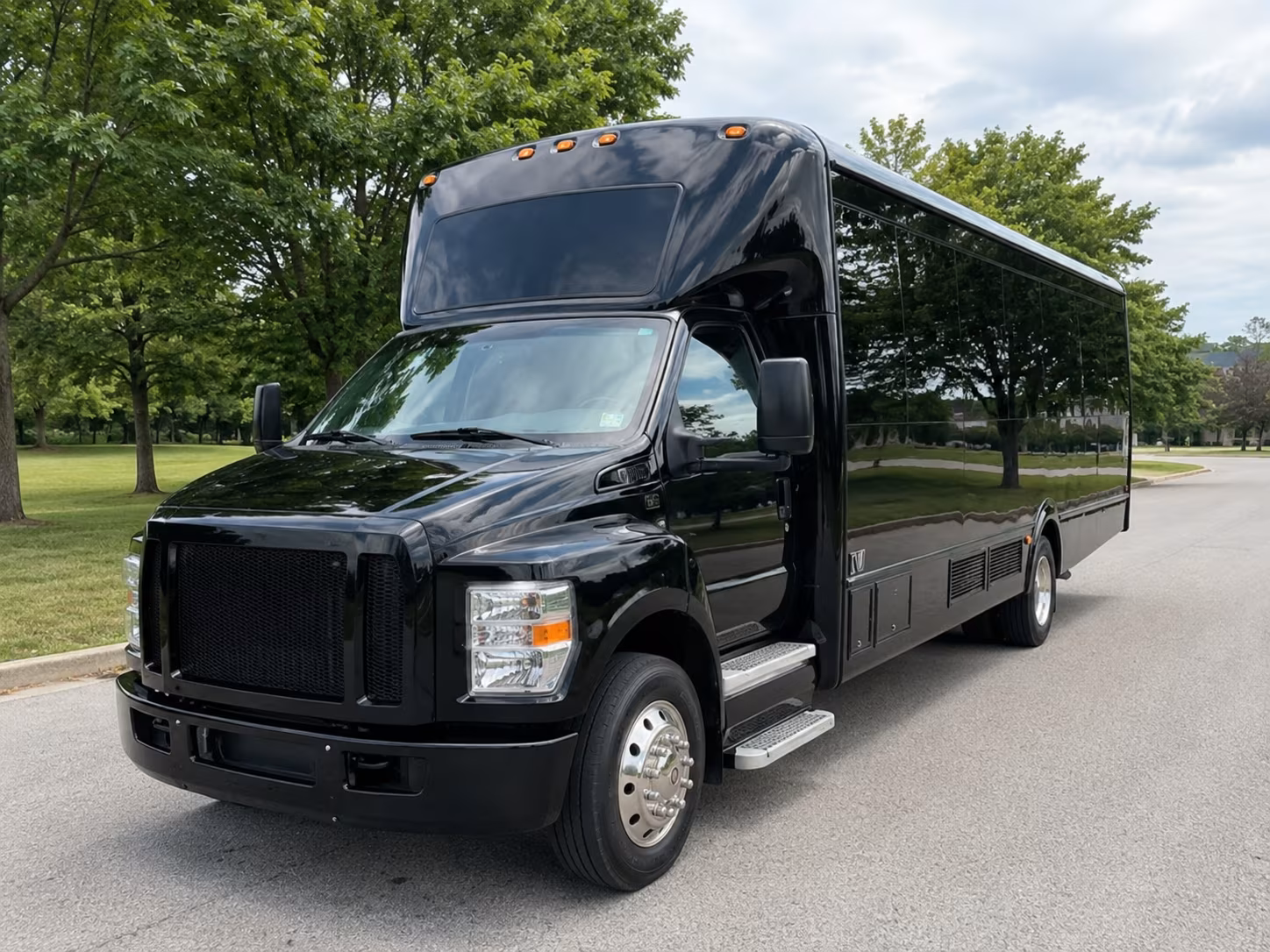 40 Passenger Party Bus Exterior
