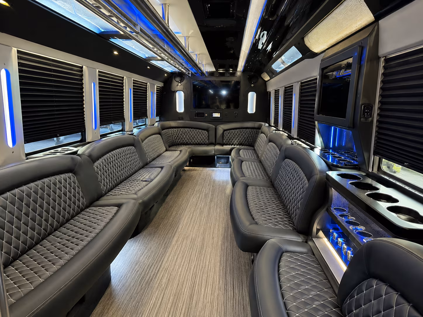 Escondido Winery Tour & Pub Crawl Transportation party bus exterior