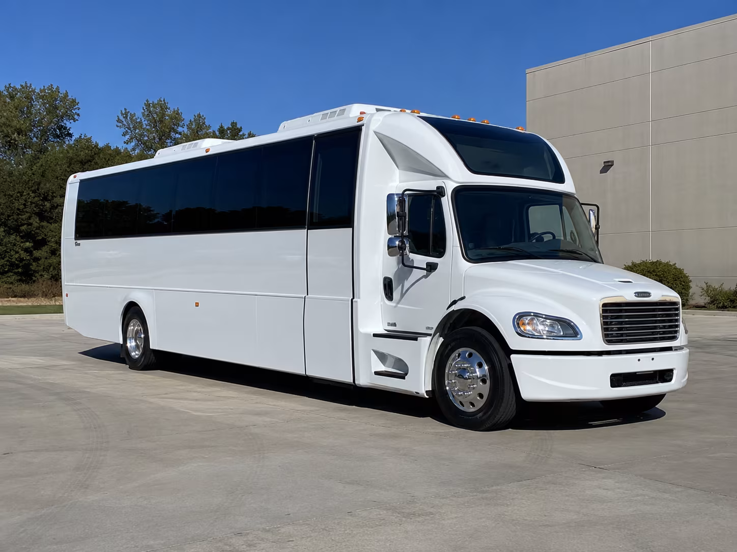 Escondido Winery Tour & Pub Crawl Transportation party bus exterior